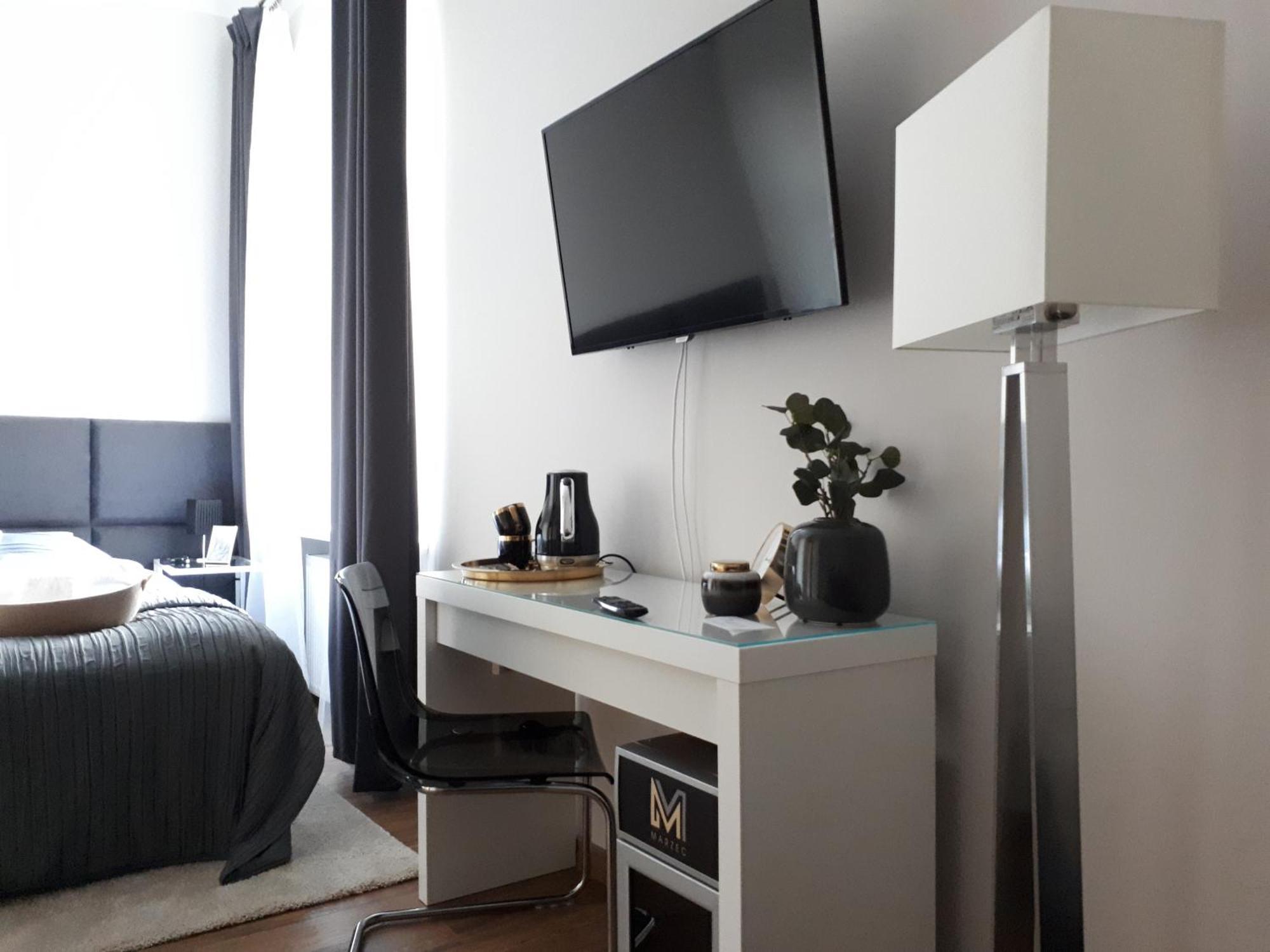 Marzec Apartamenty Gniezno Room photo